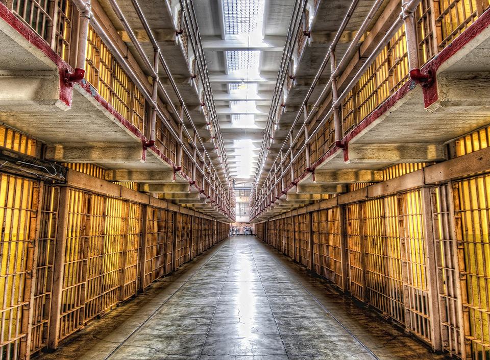 الحلقة 5 - الزنزانة