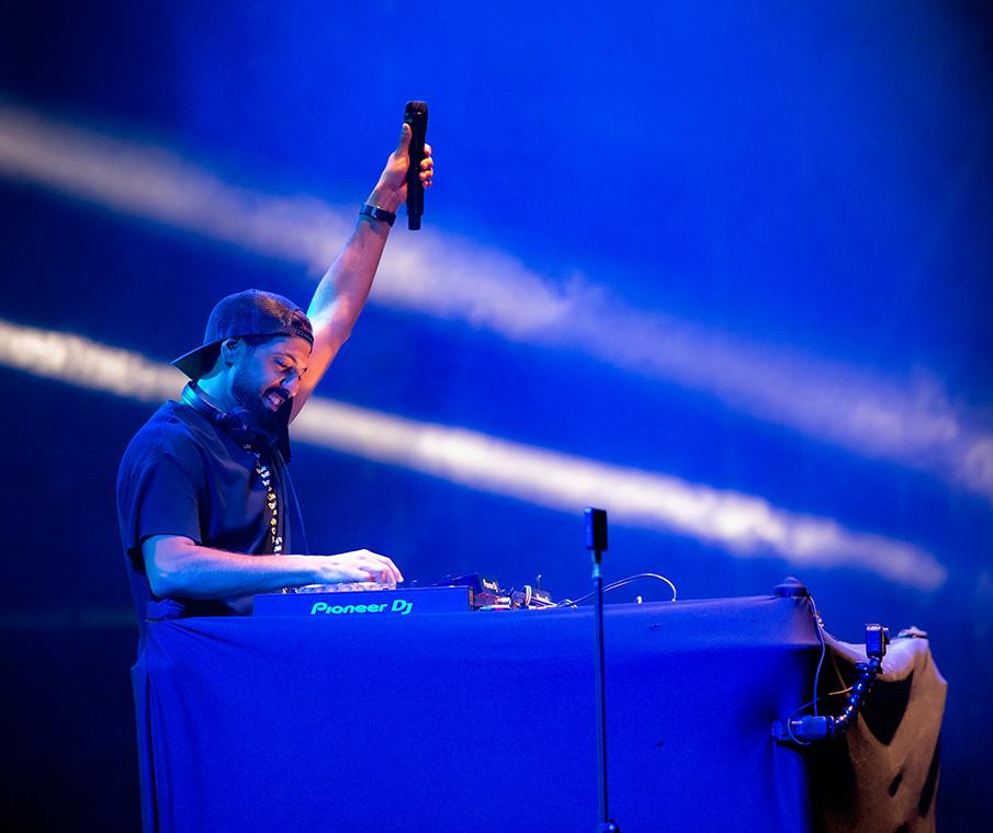 الدعاية التشويقية لحفلة DJ Dish Dash