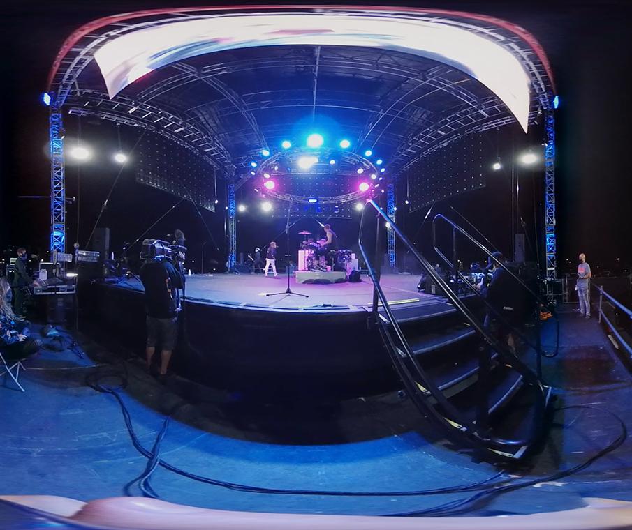 Concert in your car Performance!