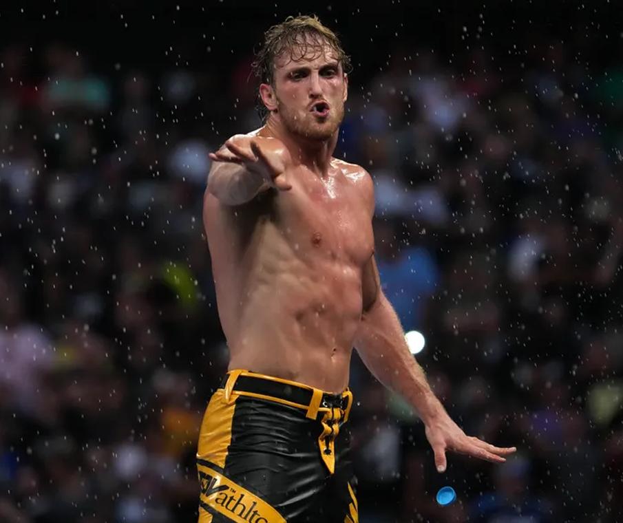 لوجان بول مقابل رومان رينز