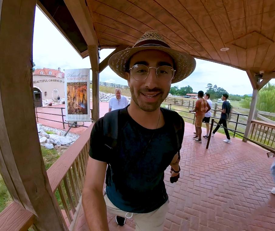 !قعدت يوم بكهف