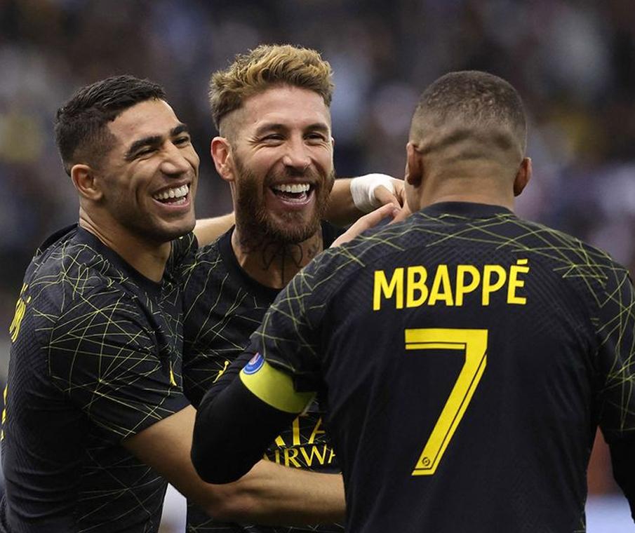 دخول باريس سان جيرمان أمام لاعبي النصر الهلال