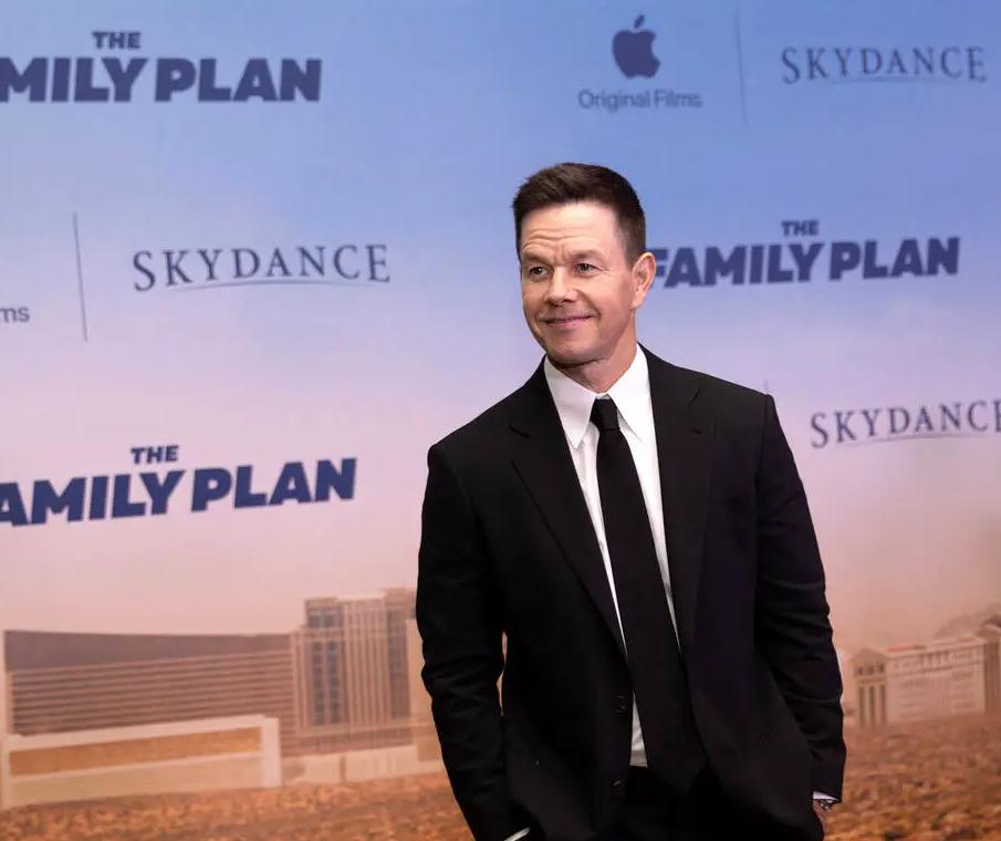 العرض الأول على السجادة الحمراء: الخطة العائلية