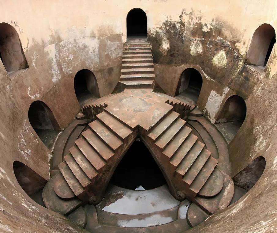 قلعة تامانساري المائية